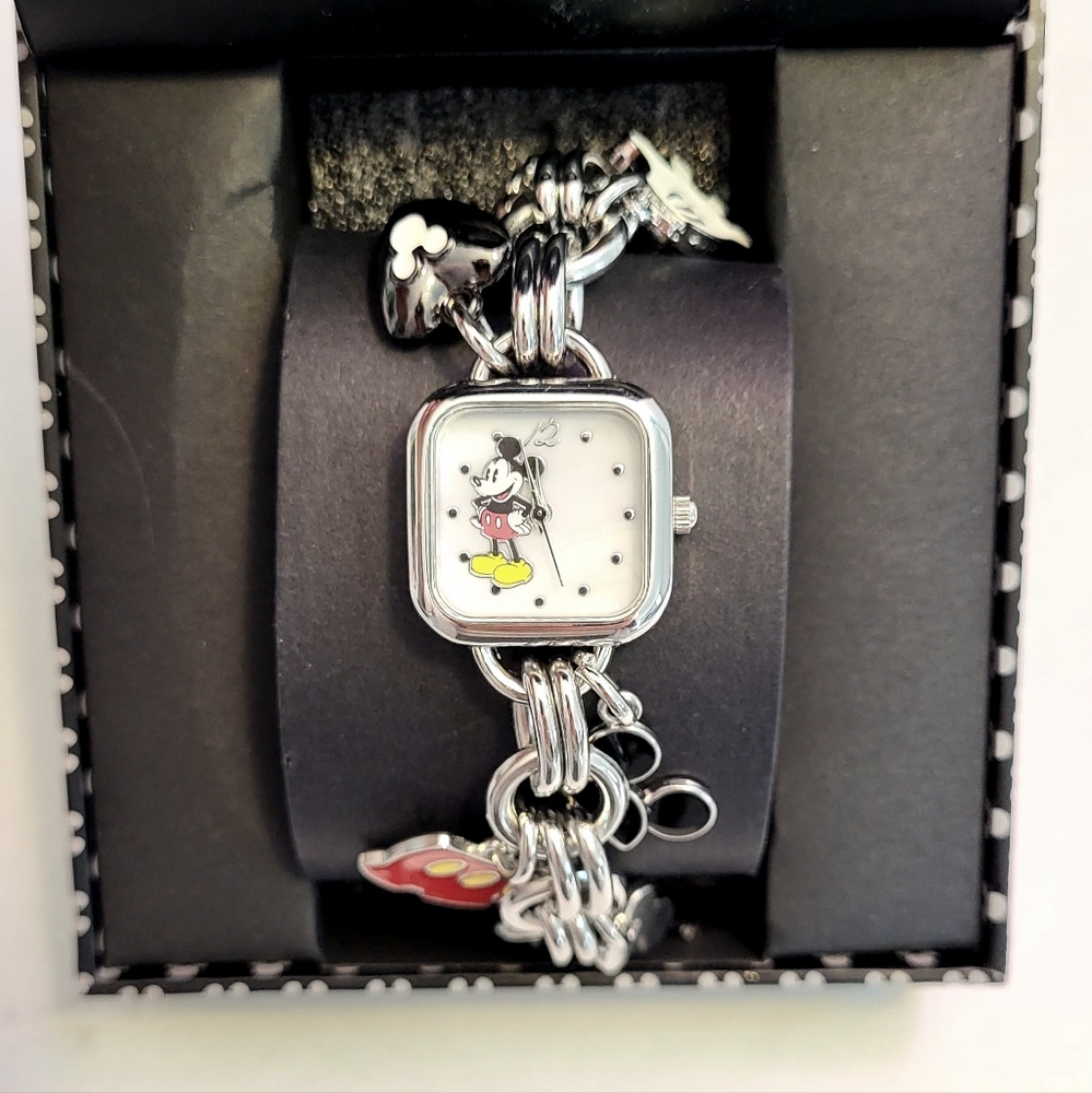 Cute Women's Happy Mickey Mouse Charm Bracelet Watch Silver tone 2228 New Square